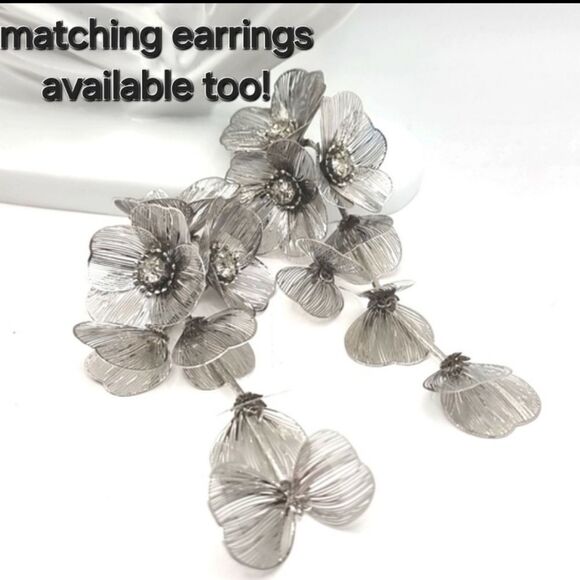 New ZARA cascading flowers choker necklace in silver - Picture 10 of 12